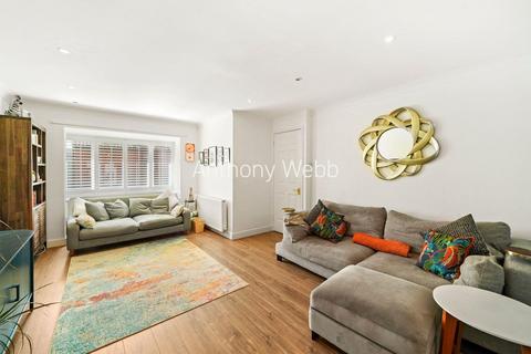 4 bedroom semi-detached house for sale, Crothall Close, Palmers Green, London N13