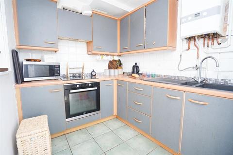 3 bedroom semi-detached house for sale, Avon Road, Bideford