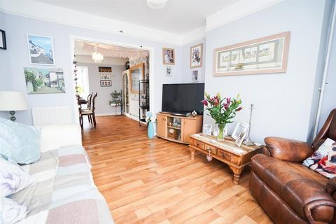 12 Avon Road, Bideford, EX39 4BL