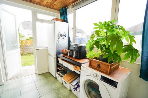 12 Avon Road, Bideford, EX39 4BL