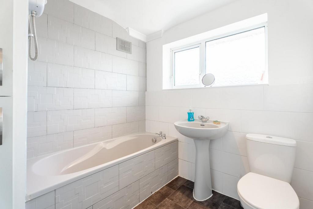 16 Camberley-17.jpg