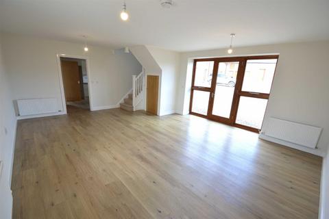 3 bedroom barn conversion to rent - The Courtyard, Lower Bayston, SY3 0AR