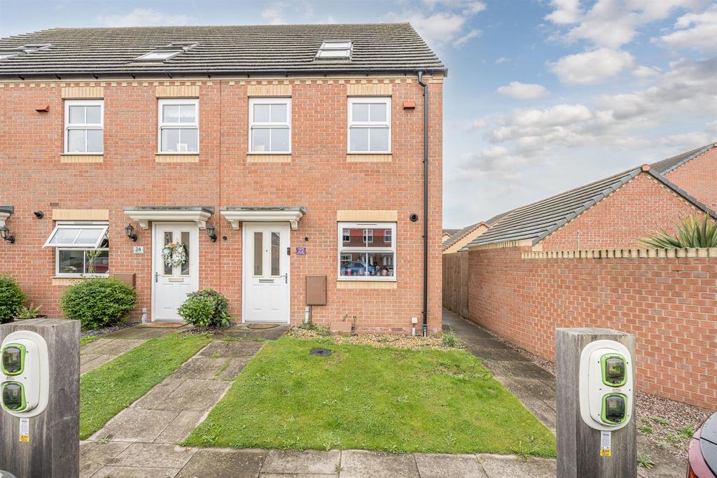 Brythill Drive, Brierley Hill, DY5 3LU 3 bed townhouse for sale £250,000