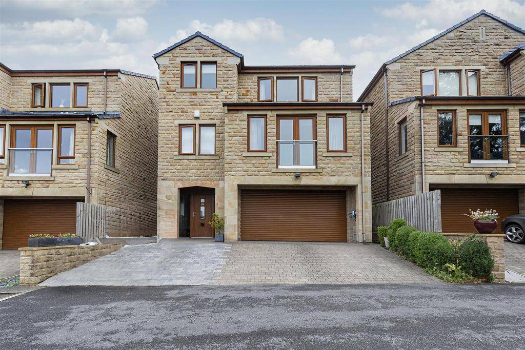 Woodsome Avenue, Mirfield 5 bed detached house for sale £485,000