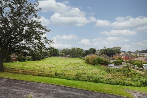 5 bedroom detached house for sale, Woodsome Avenue, Mirfield