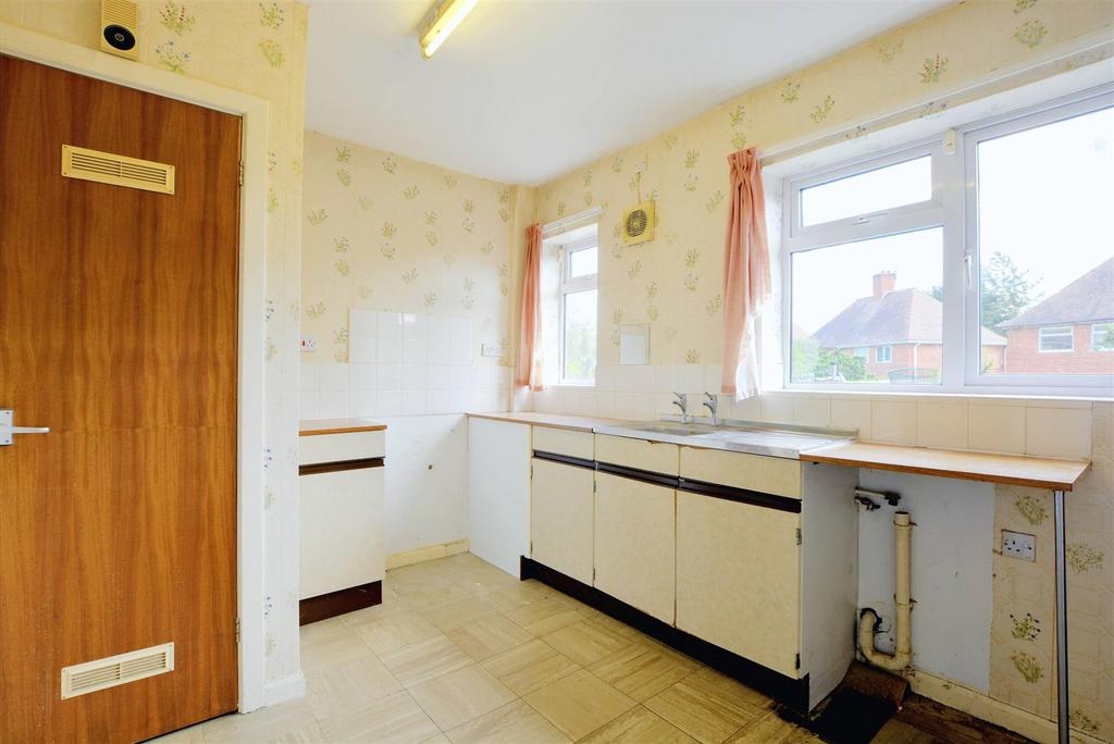 Kitchen 2.jpeg