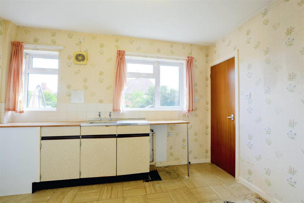 Kitchen 1.jpeg