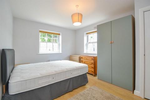 2 bedroom apartment to rent - Stuart Court, Copthorne, Shrewsbury