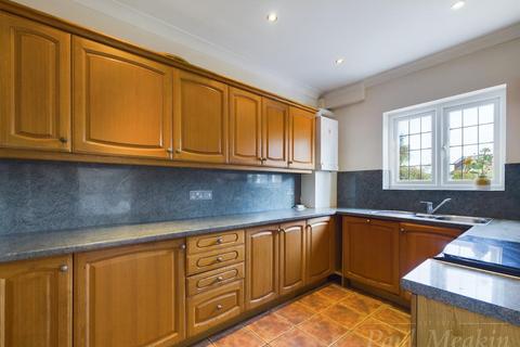 32 Old Farleigh Road, South Croydon, CR2 8PE
