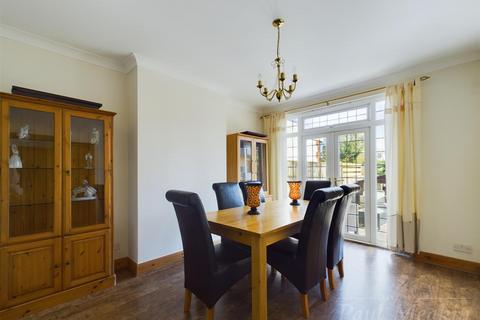 32 Old Farleigh Road, South Croydon, CR2 8PE