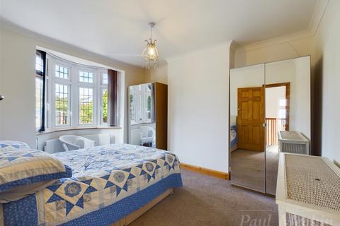 32 Old Farleigh Road, South Croydon, CR2 8PE