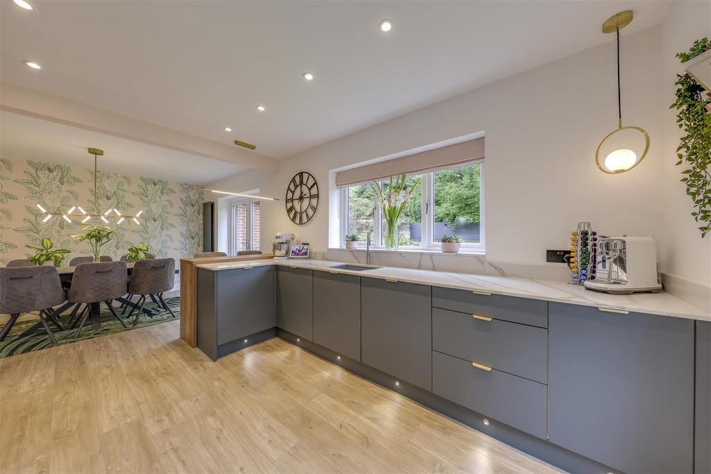 Kitchen Alt 2
