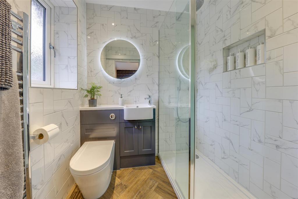 En Suite Shower