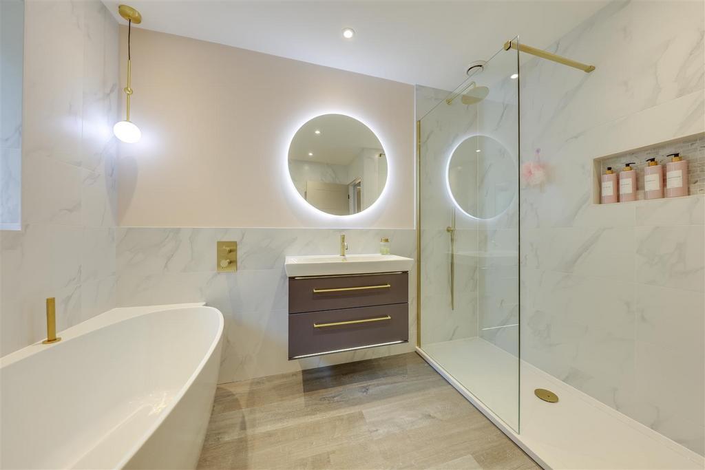 Family Bathroom Alt