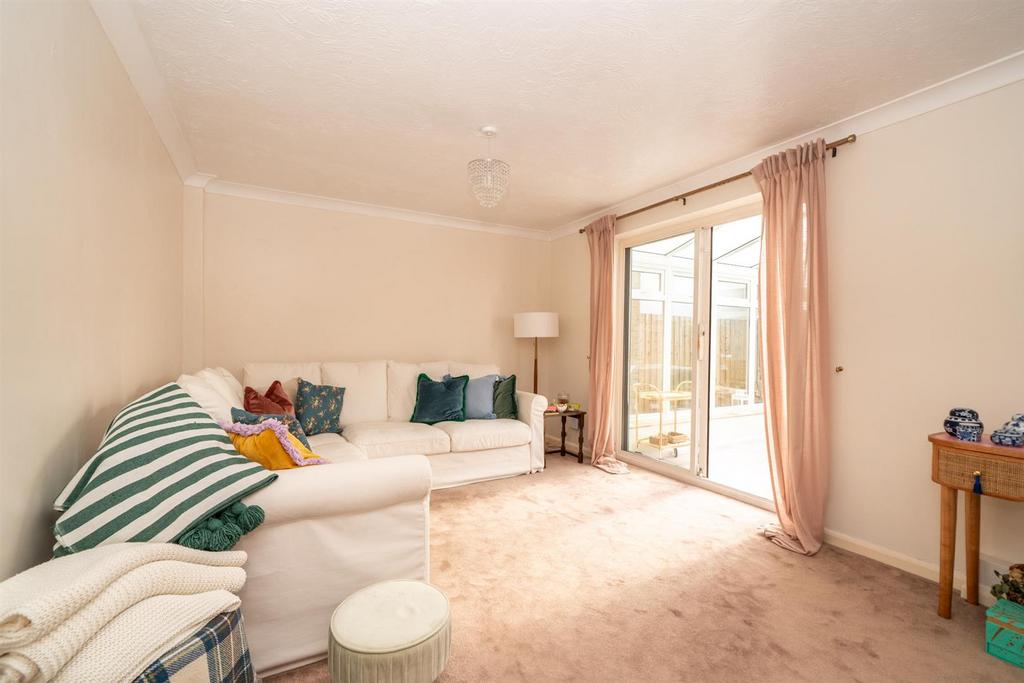 Betjeman Way, Gadebridge Park, Hemel... 3 bed semidetached house £