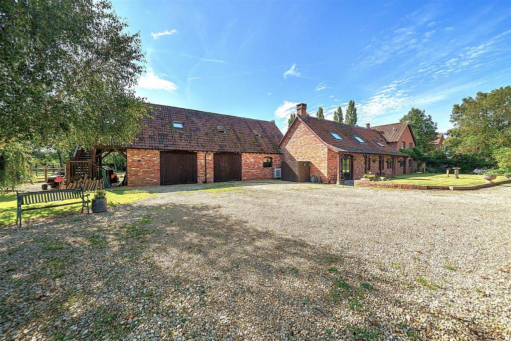 Ashton Mill Barn front.jpg