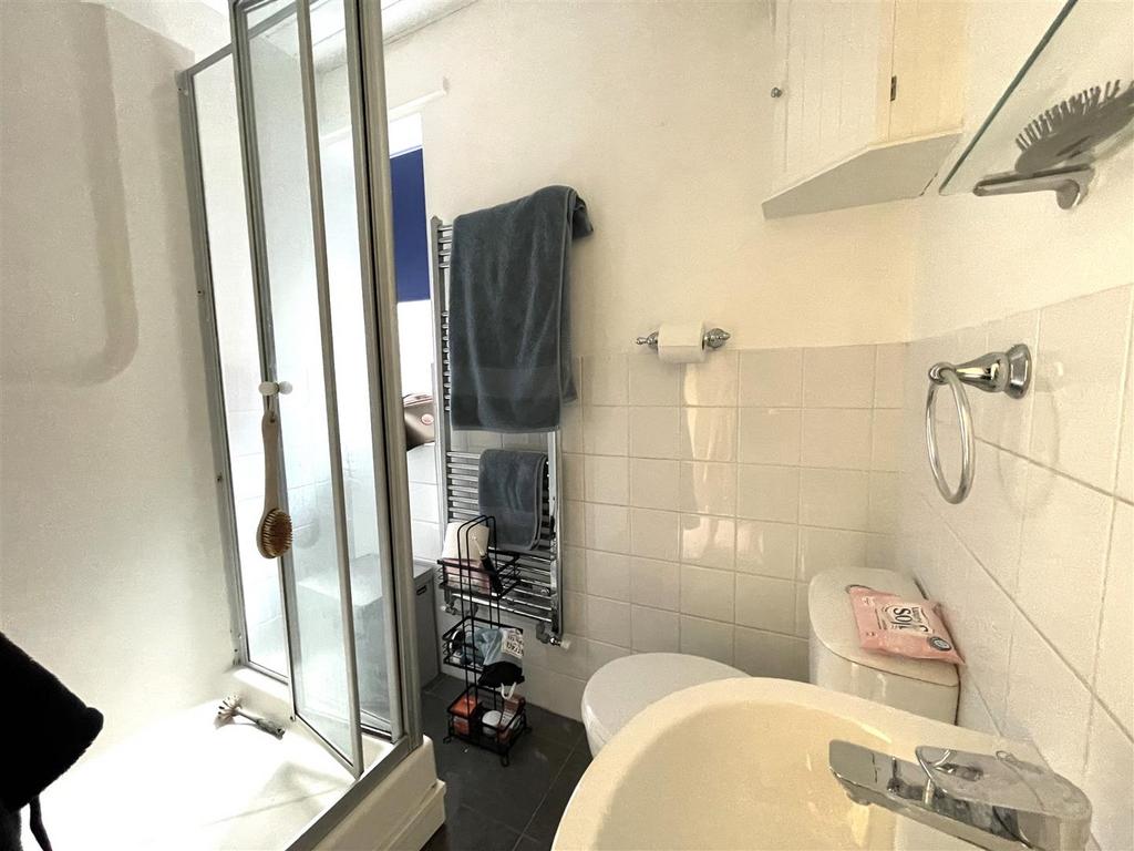 En Suite Shower Room