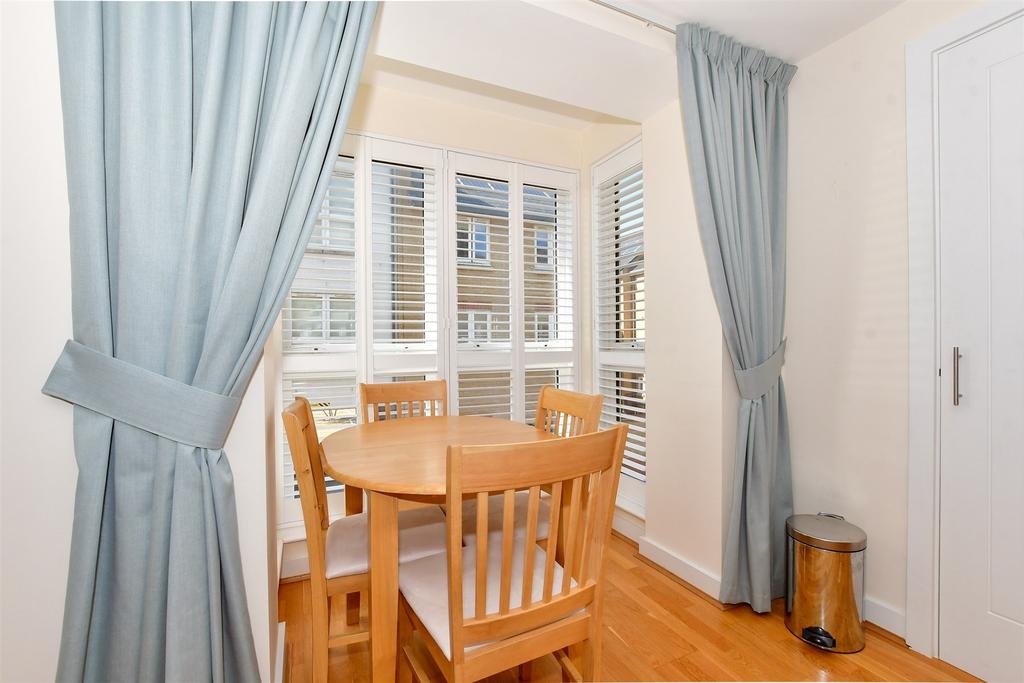 Lounge/ Kitchen