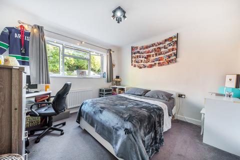 1 bedroom flat for sale, Greathurst End, Great Bookham, Leatherhead, KT23