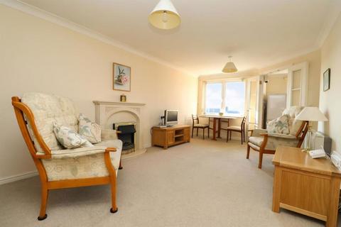 1 bedroom flat for sale - Wakefield Court,  Blackbridge Lane, Horsham, West Sussex, RH12 1SG