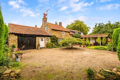 3 bedroom cottage for sale, Brattleby, Lincoln, Lincolnshire, LN1