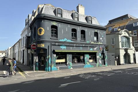 Retail property (high street) to rent, Brighton BN1