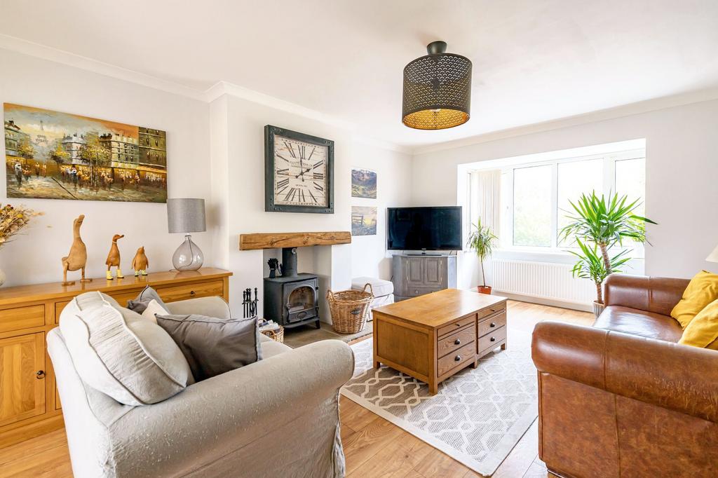 Charlton, Wantage OX12 4 bed detached house for sale £560,000