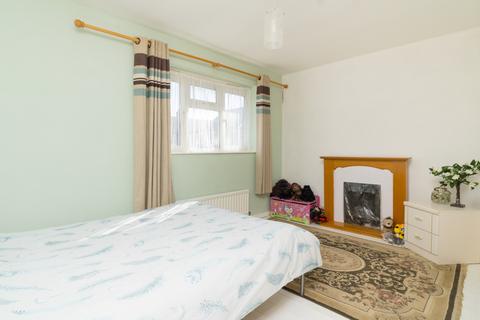 10 Cross Stile, Ashford, TN23 5EH