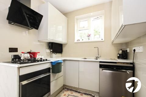 3 bedroom maisonette for sale - Westhorne Avenue, London, SE9