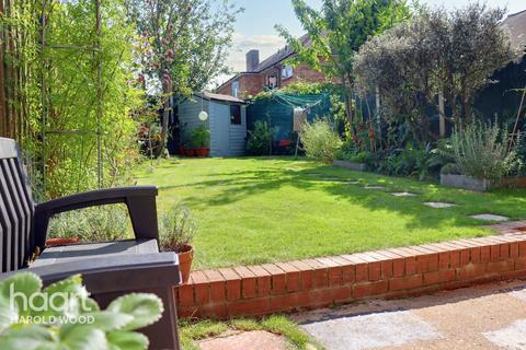 53 Sedgefield Crescent, Romford, RM3 9RR
