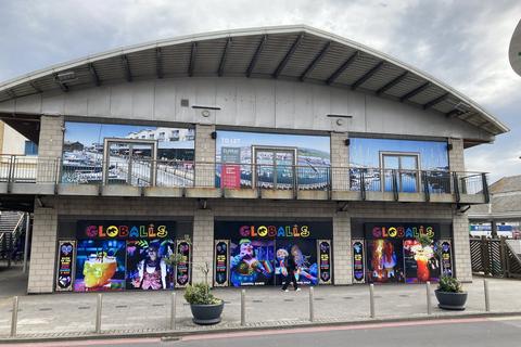 Retail property (high street) to rent - Brighton BN2
