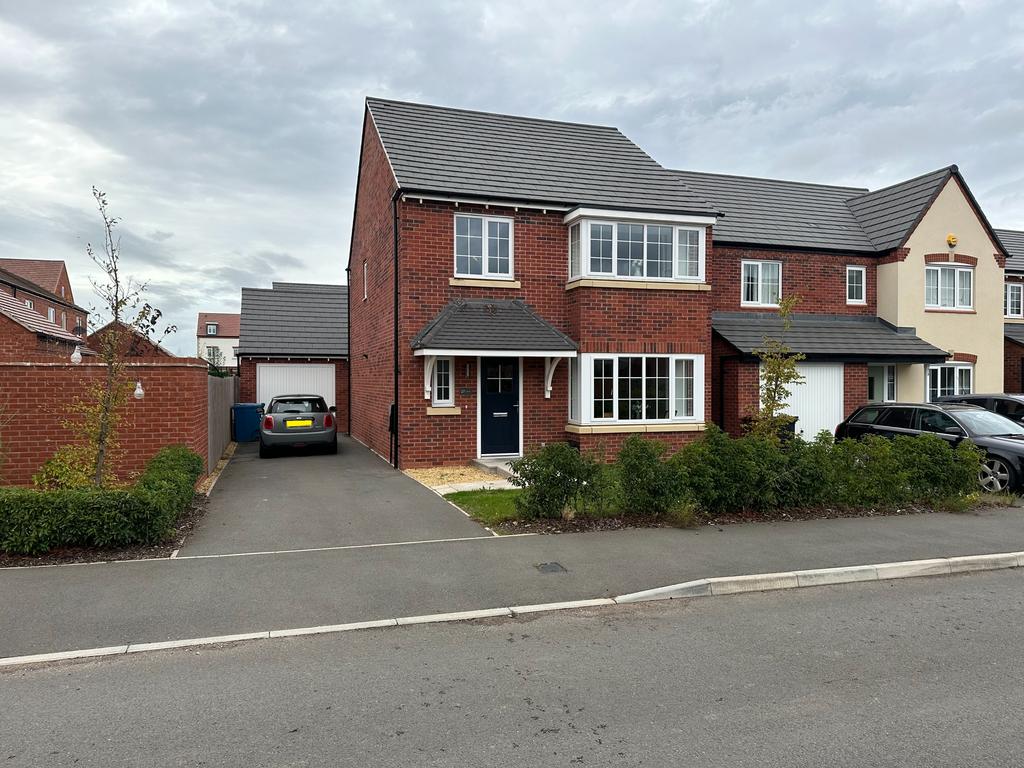 Violet Walk, Fradley, Staffordshire, WS13 4 bed detached house for sale £385,000