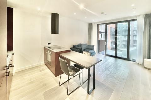 1 bedroom apartment to rent - 1 Viaduct Gardens, London SW11