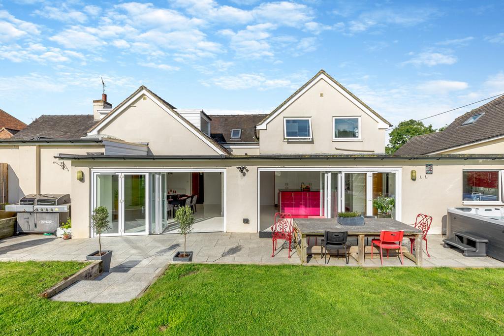 Alton Road Denstone Uttoxeter, Staffordshire, ST14 5DH 4 bed detached