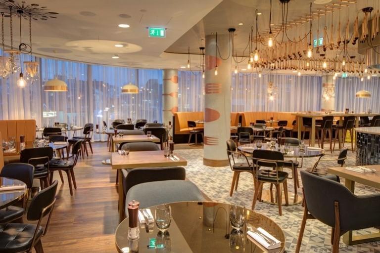 Schpoons-and-forx-at-hilton-bournemouth-7