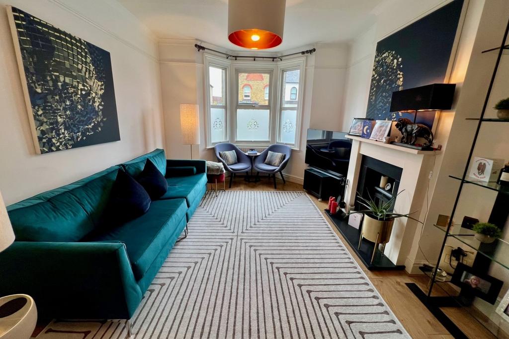 15 Grange Road LOUNGE