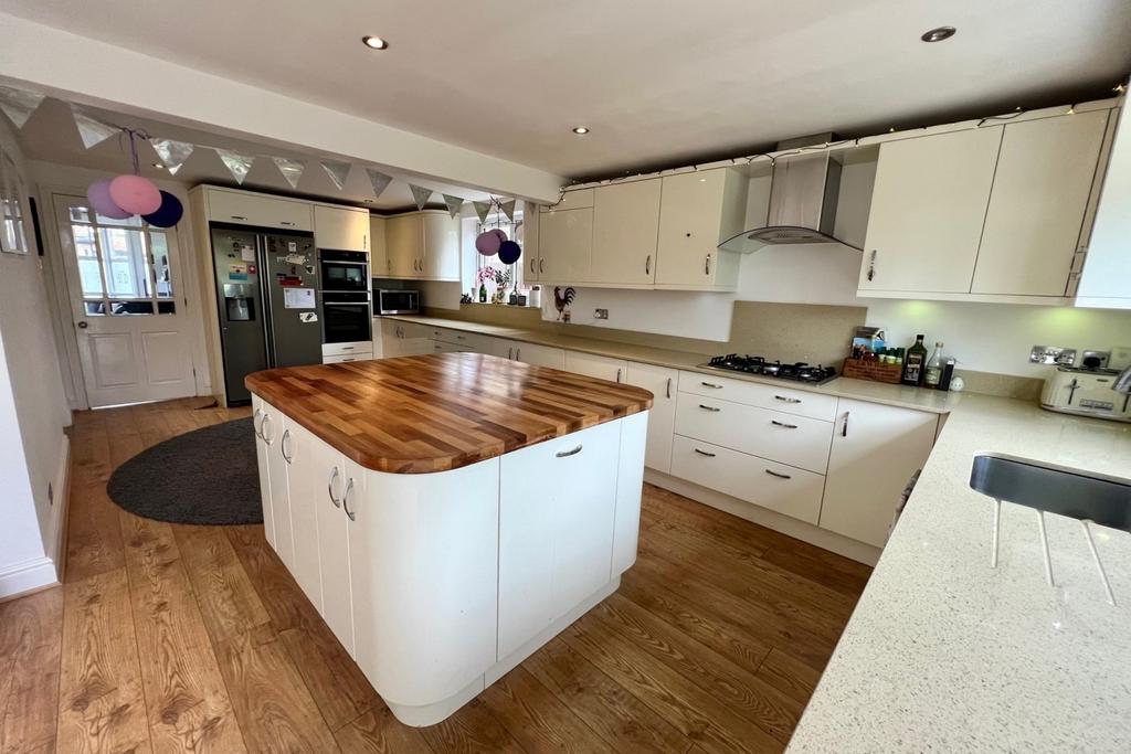 15 Grange Road KITCHEN