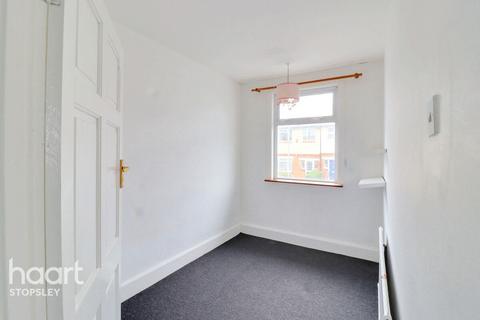 17 Whitecroft Road, Luton, LU2 0JS