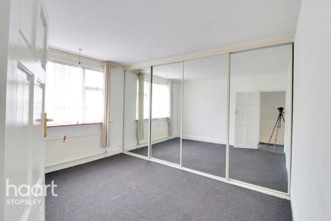 17 Whitecroft Road, Luton, LU2 0JS