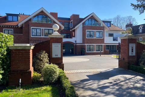 3 bedroom apartment to rent, Wellington Court, Beaconsfield HP9