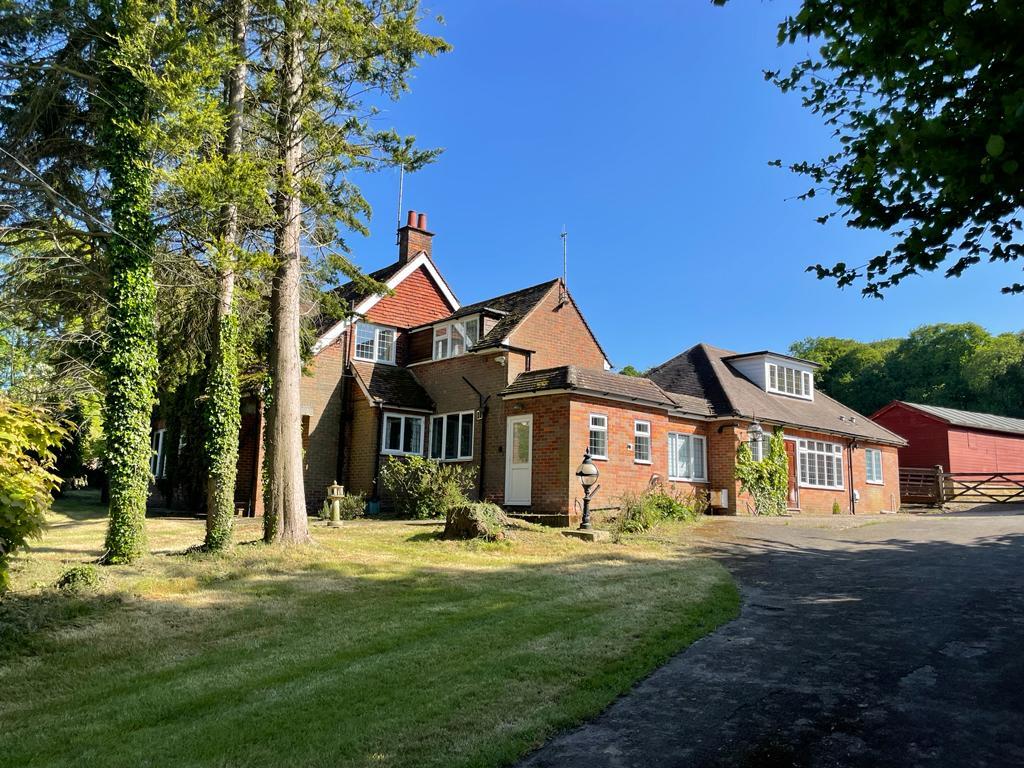 Rignall Road, Great Missenden HP16 6 bed equestrian property for sale
