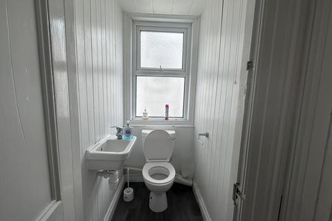 10 bedroom house share to rent - 35 Sutherland Road