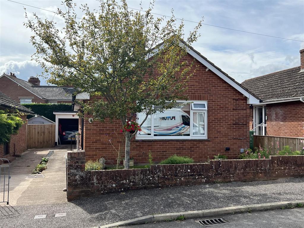 Causey Gardens, Exeter EX1 2 bed detached bungalow for sale £325,000