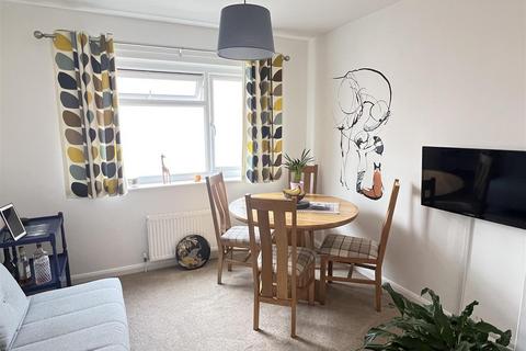 3 Causey Gardens, Exeter, EX1 3SJ