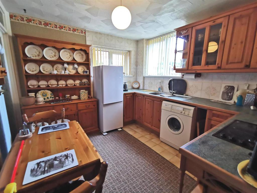 Chancellors Way, Exeter EX4 3 bed semidetached house for sale £250,000