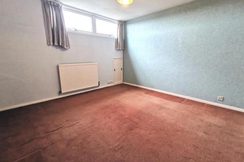 38 Causey Gardens, Exeter, EX1 3SR