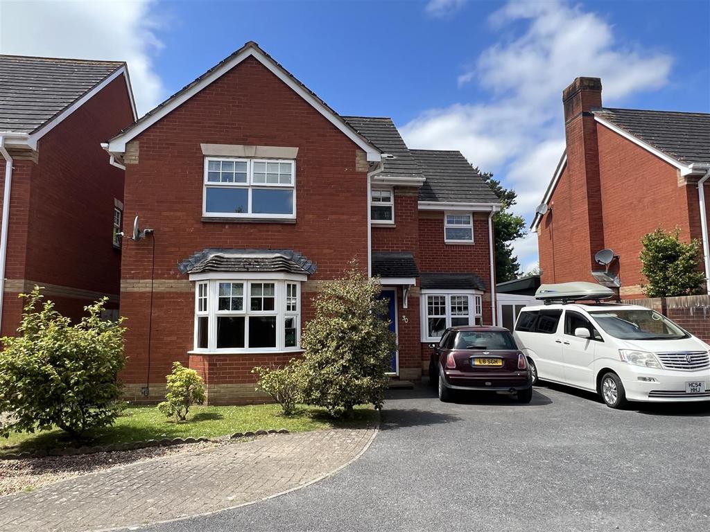 Knights Crescent, Exeter EX2 4 bed detached house £495,000