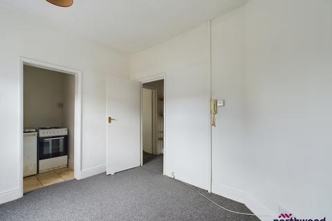 1 bedroom flat to rent, Grove Road, Eastbourne, BN21