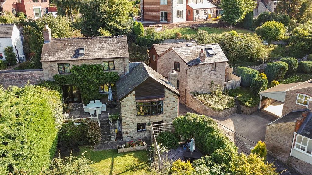 with 2 Bed Holiday Cottage, Kerne Bridge, RossonWye, Herefordshire. HR9 5QT 3 bed detached