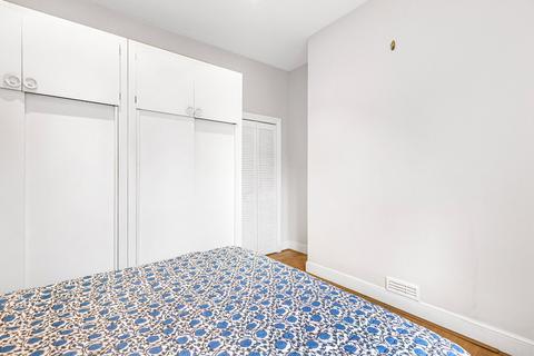 1 bedroom apartment to rent - Albert Palace Mansions, Lurline Gardens, London, SW11